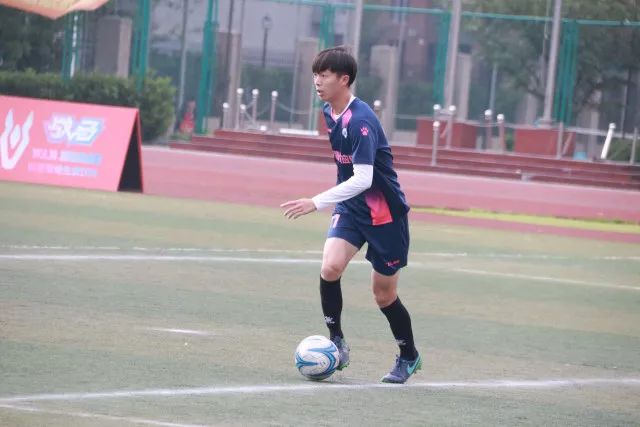 留学生旭日旗事件引发严重后果，校方及媒体严厉批评